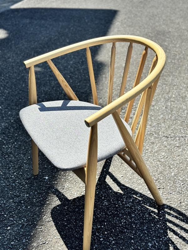 ☆最終値下げ中☆ 関家具 / アリエスチェア / ダイニングチェア