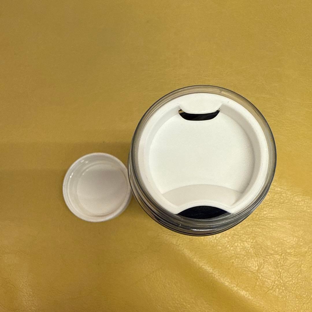 プラスチック製水筒 黒色 スクリューキャップ