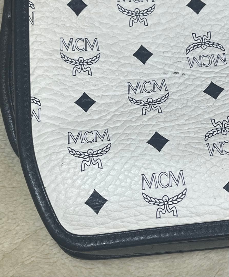 MCM⭐️メッセンジャーバッグ ホワイト
