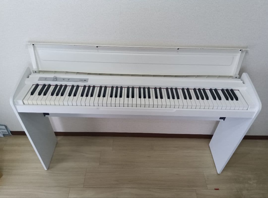 KORG　LP-180ホワイト（引き取り限定品）