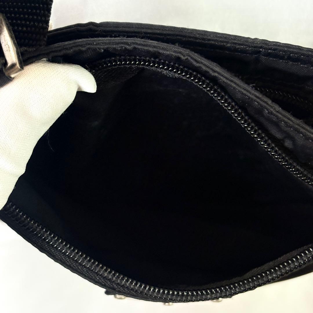 PRADA ナイロン ショルダーバッグ ブラック 三角ロゴ 正規品20x20