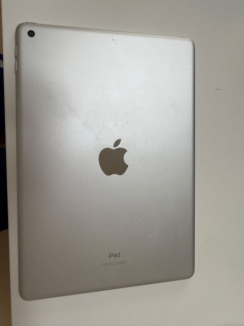 iPad 第9世代　シルバー　美品