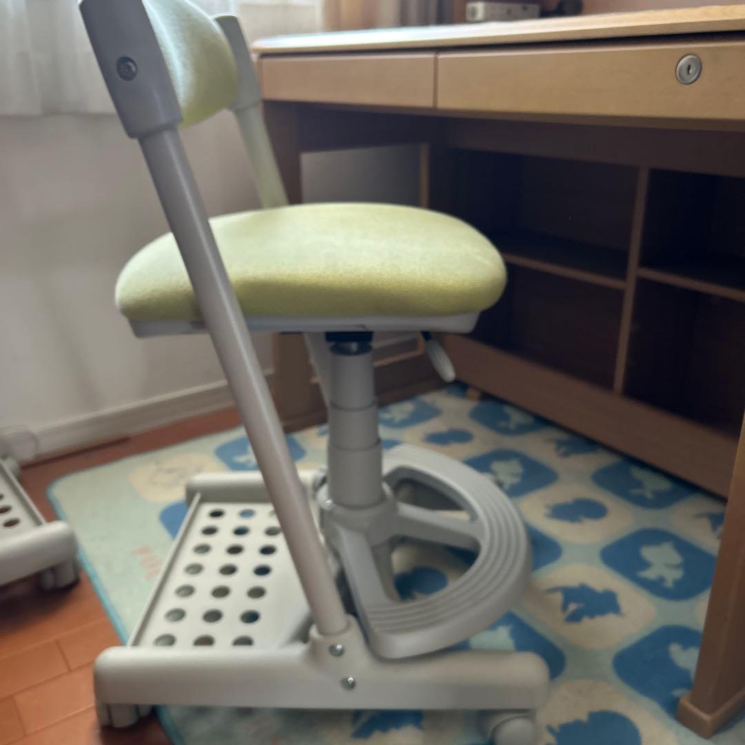 学習椅子