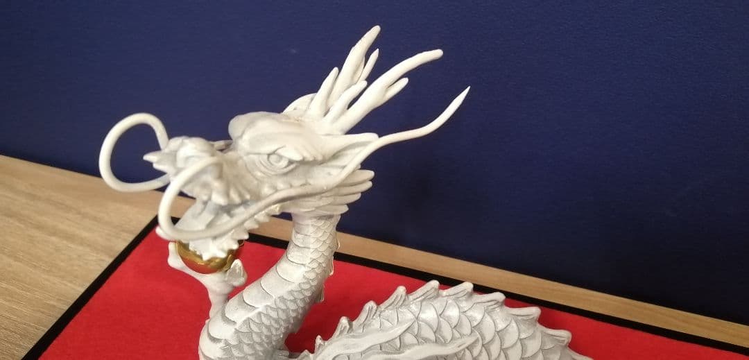 白の龍　開運龍　置物　白の開運龍