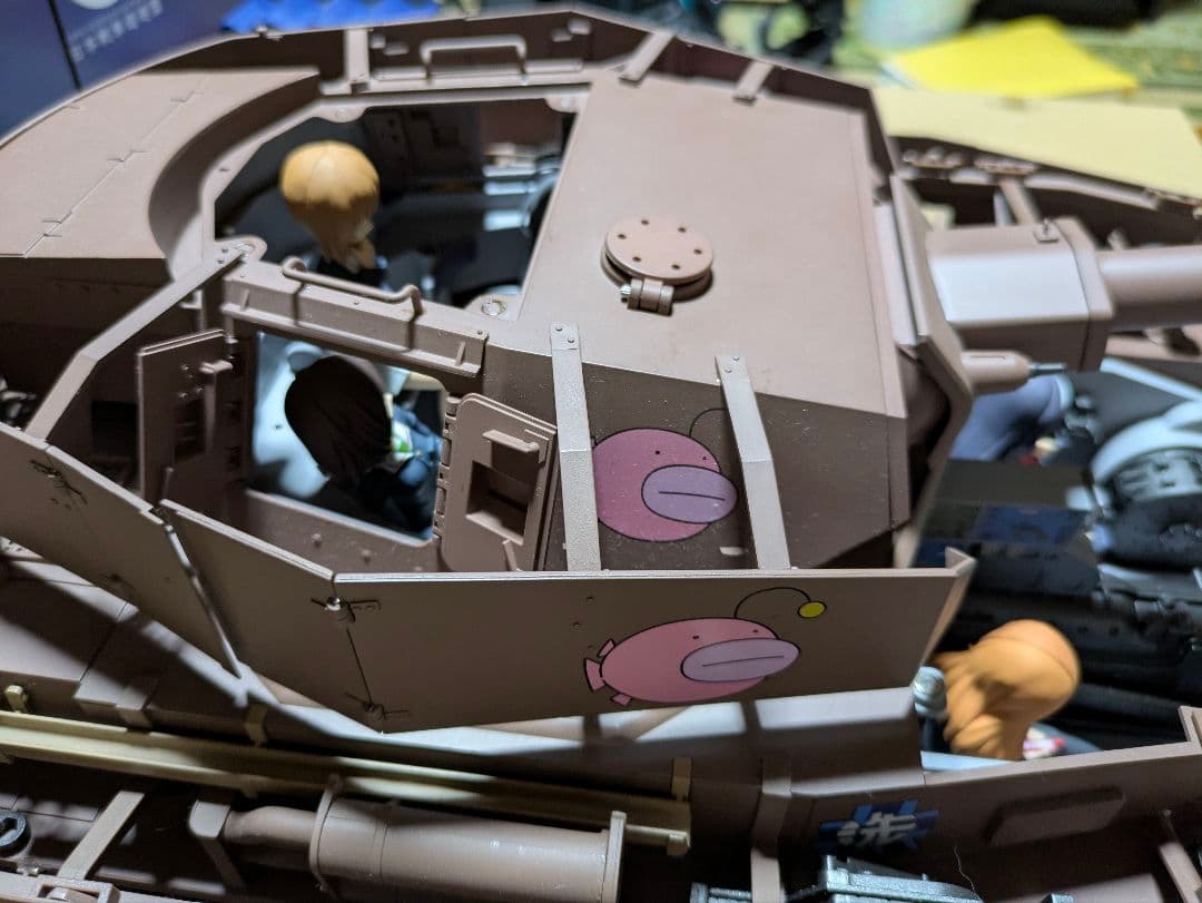 アシェット 週刊 ガールズ&パンツァー Ⅳ号戦車 H型D型改1〜100号　完成品