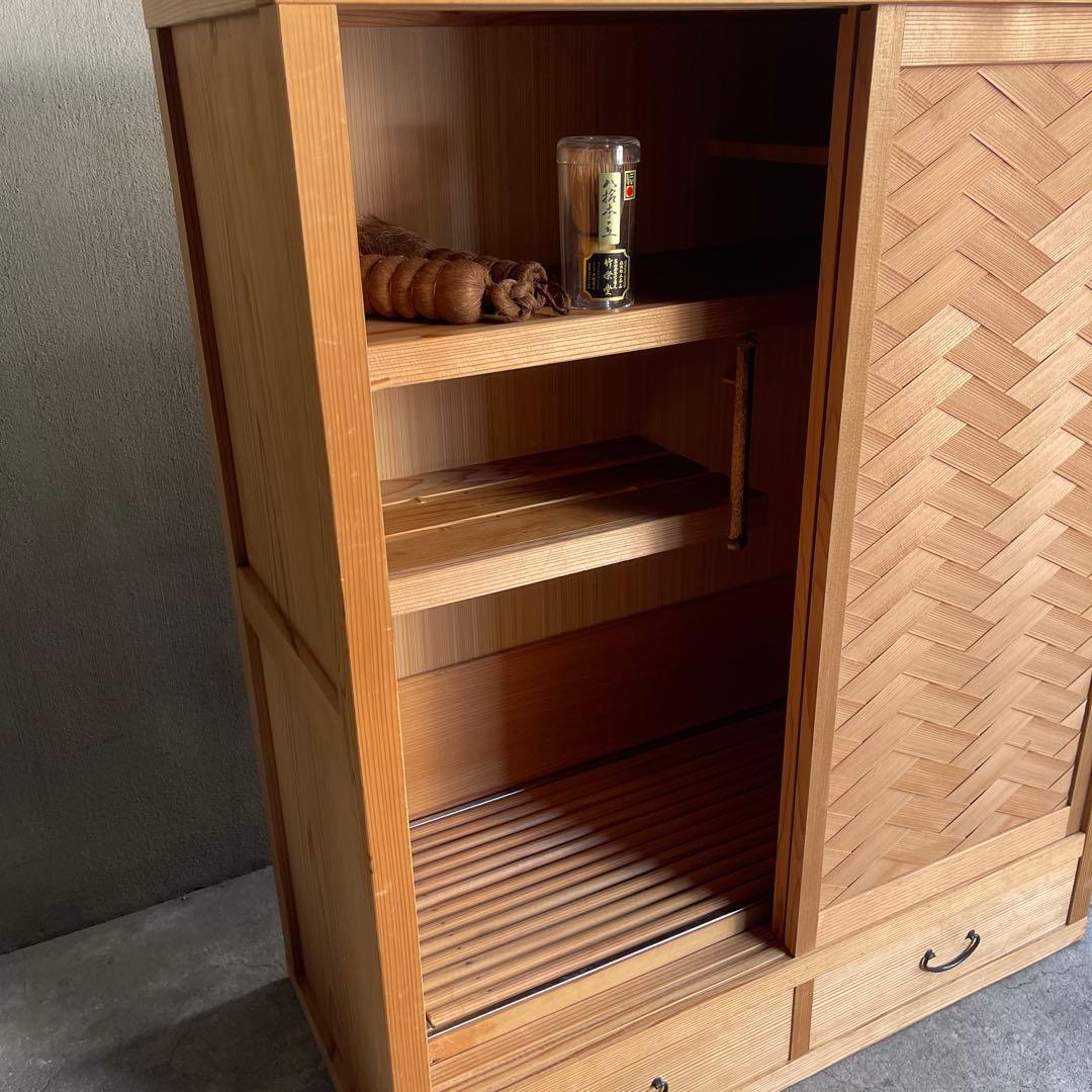 置水屋　茶道具　茶箪笥　茶棚　網代引戸