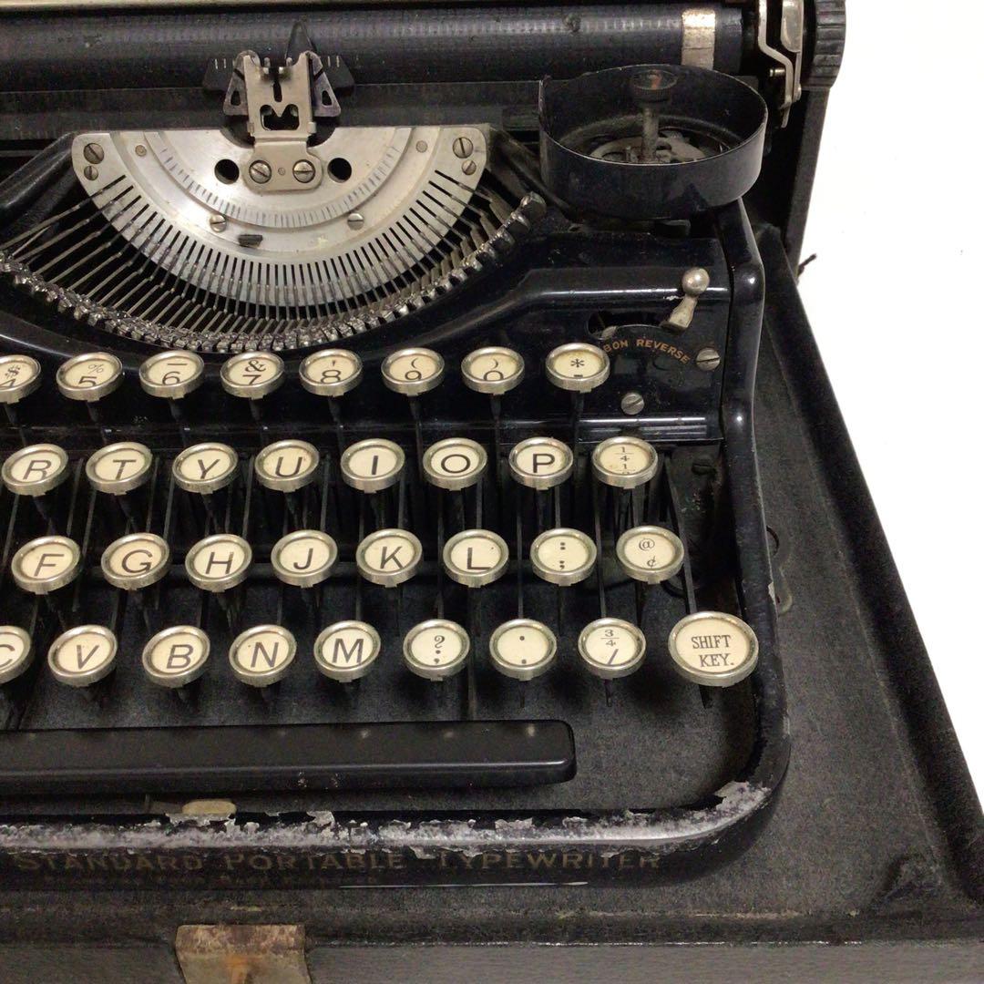 UNDERWOOD ポータブルタイプライター　レトロ　ビンテージ　アメリカ製