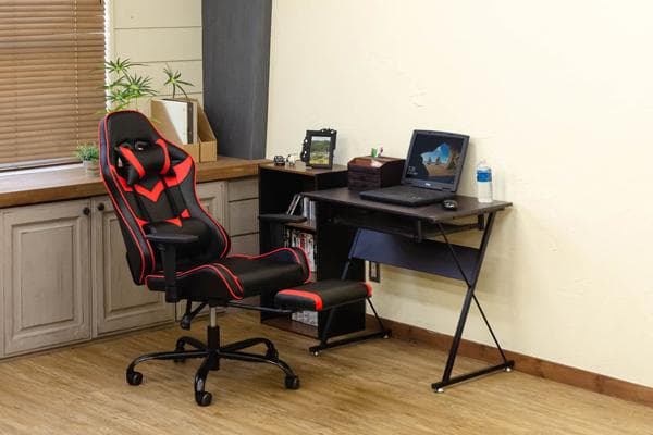 【新品・送料無料】ゲーミングチェア　フットレスト付　BL/RD/YE