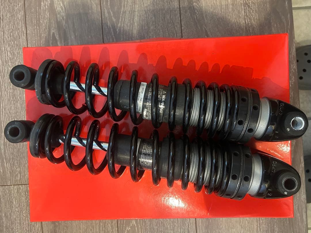 スポーツスター　純正13.5インチサスペンション