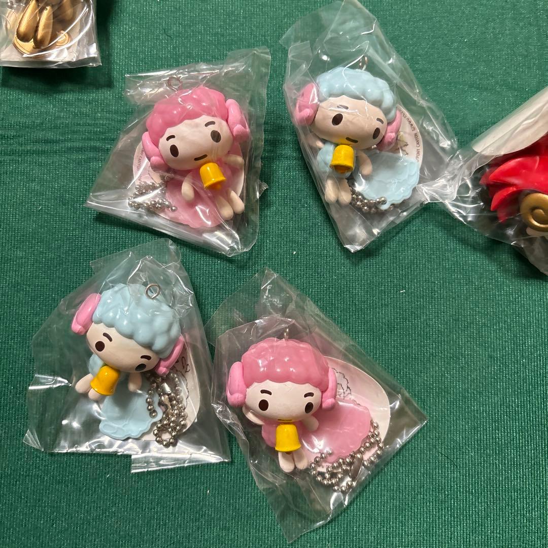 未開封 グルーミー ぷらーんぷらんキーチェーン 25個 バッジ付き