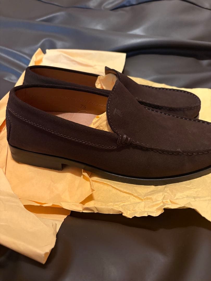 TOD'S ブラウン スエード ローファー
