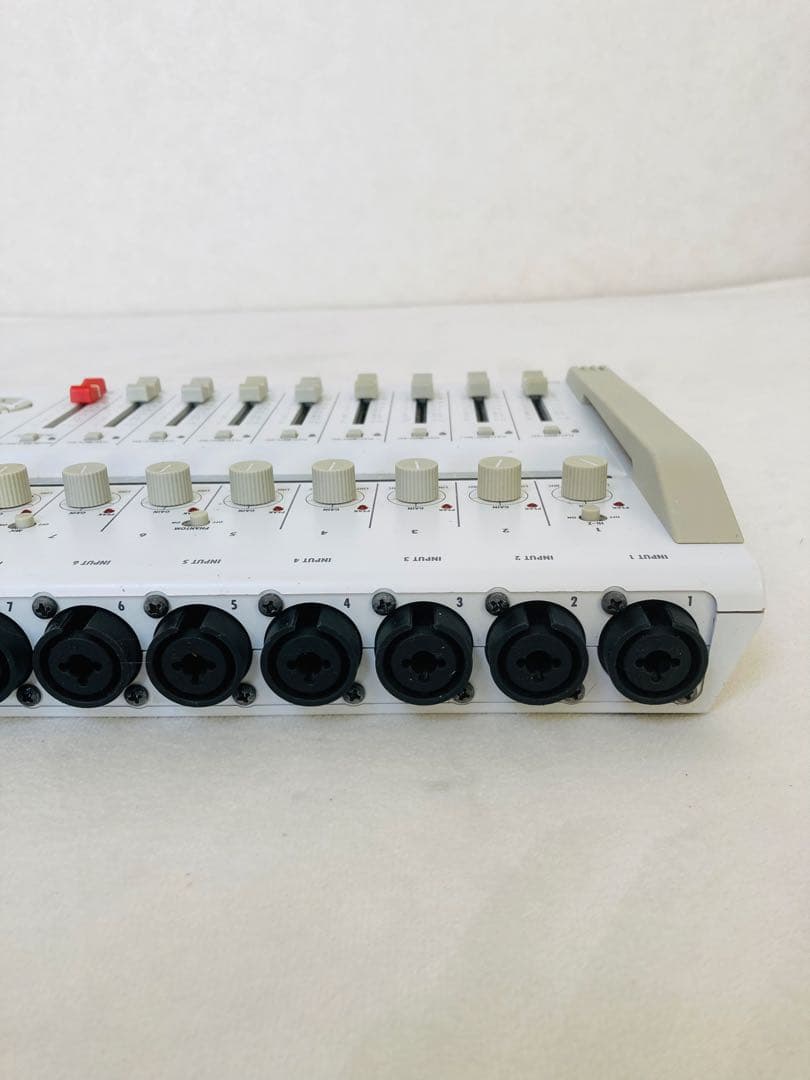 ZOOM　R16　マルチトラックレコーダー　オーディオインターフェース　音楽制作