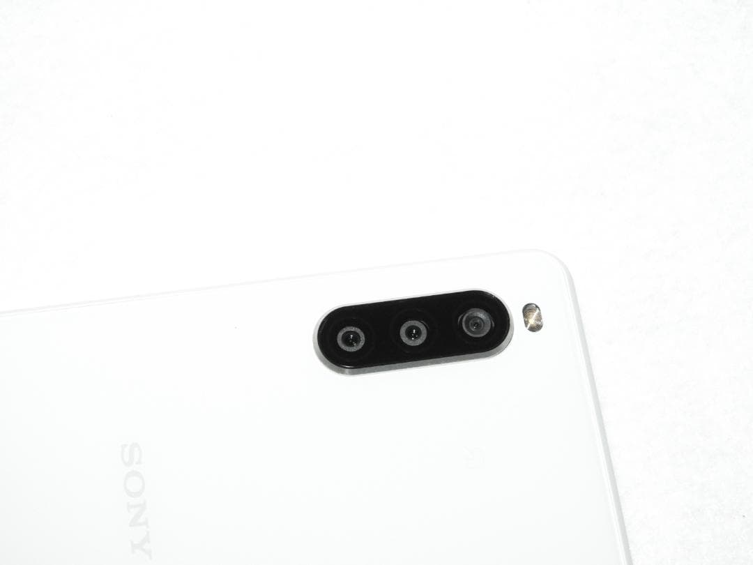 良品 SONY Xperia 10 II SOV43 ホワイト SIMフリー