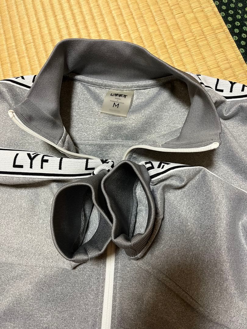 【美品】LYFT セットアップ　ロゴライン　ジャージ　グレー　バラ売り不可　M