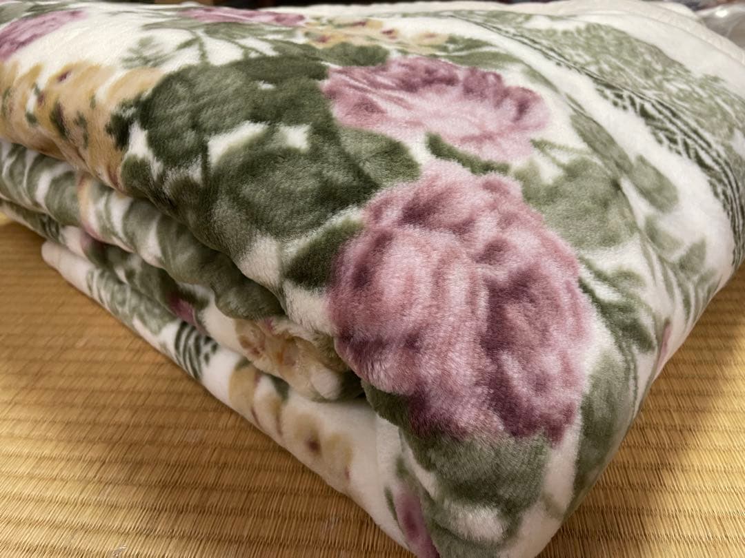 新品　日本製　アクリル　花柄　毛布　シングルサイズ180x230cm