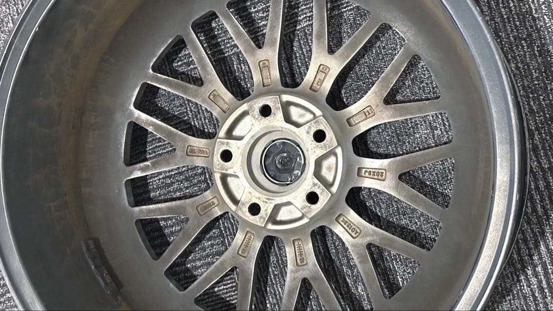 ESR SR01 20インチ 9J +35 PCD120 BMW F レクサス