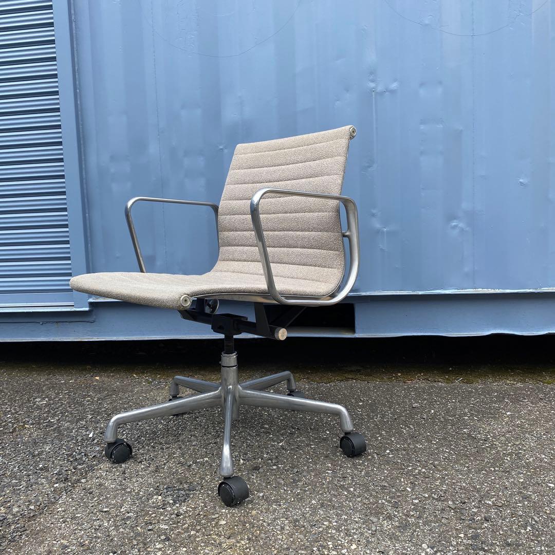 B)HermanMiller■イームズ アルミナムチェア