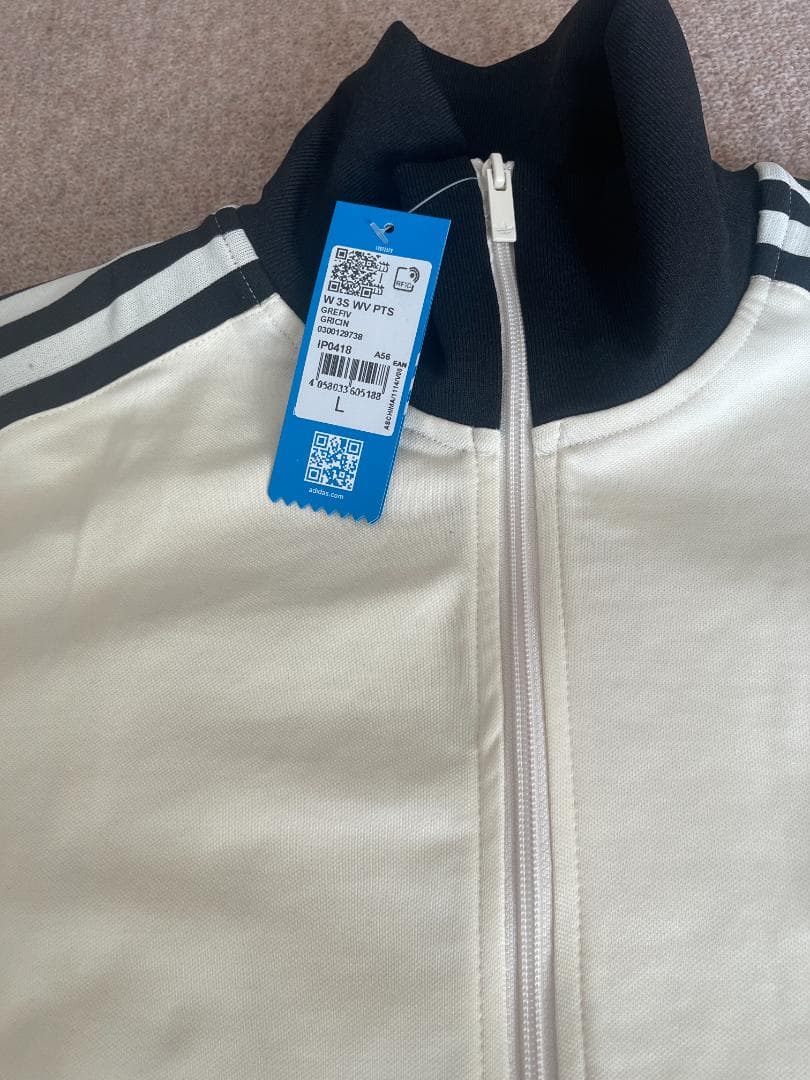 ［新品］adidas アディダスオリジナルストラックジャケットLベージュ男女兼用