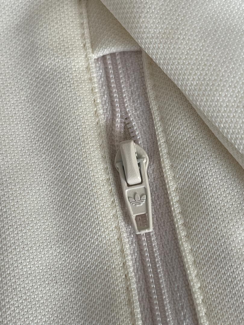［新品］adidas アディダスオリジナルストラックジャケットLベージュ男女兼用
