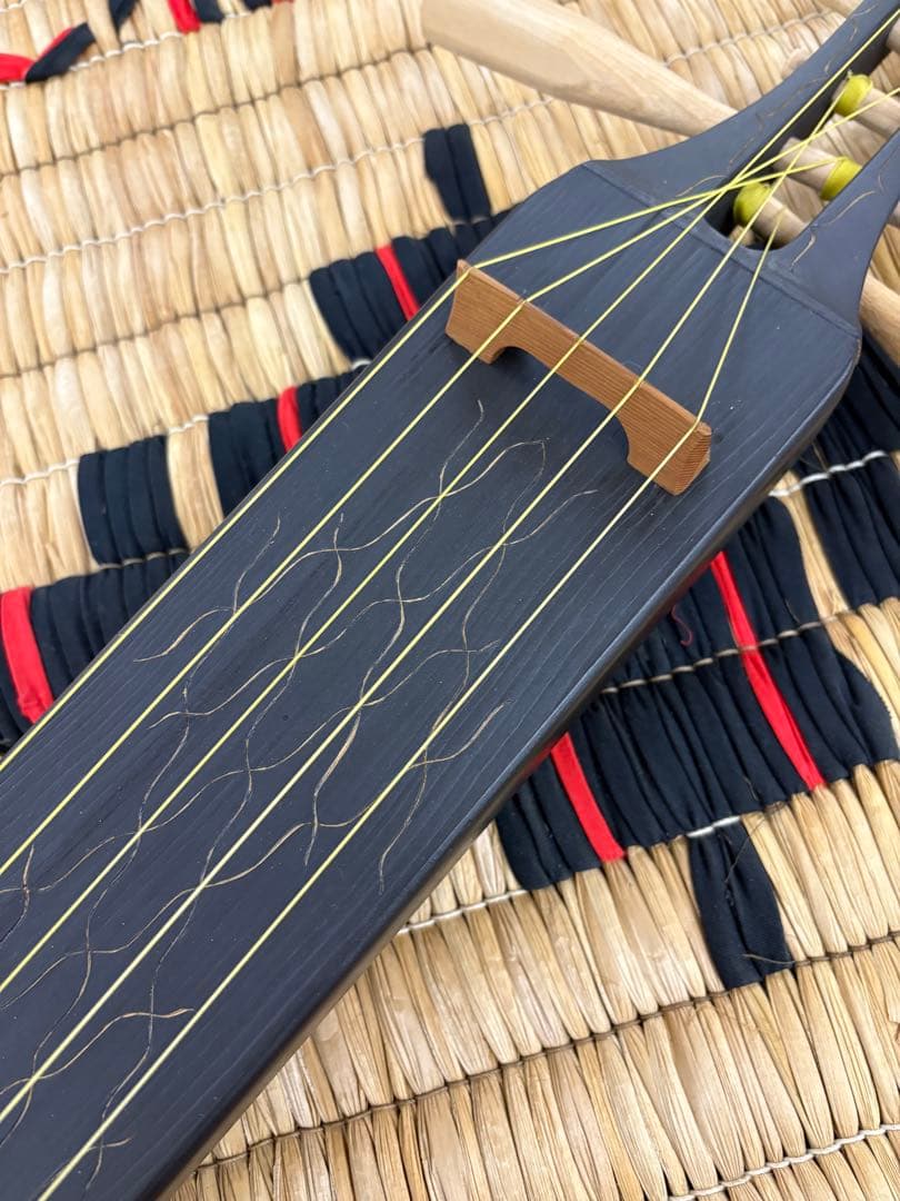 アイヌ　楽器　弦楽器　トンコリ　トンコリ工房イノンノ製　三味線弦　美品　五弦琴