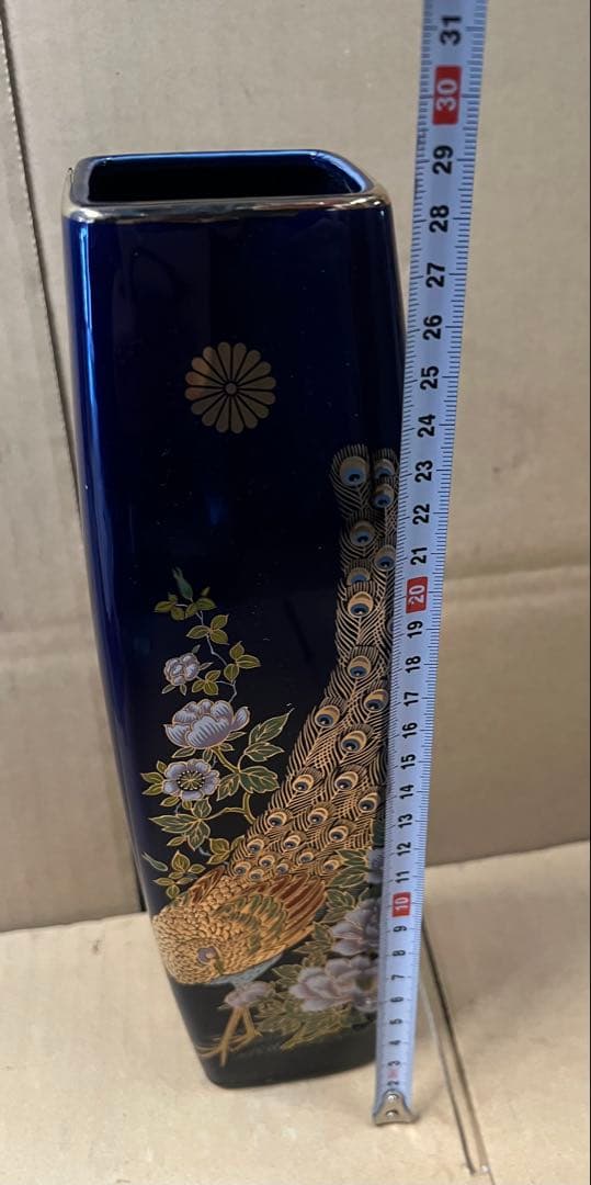 花瓶孔雀