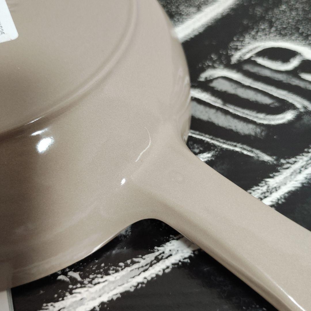 新品未使用 staub スキレット リネン 小型フライパン 取扱説明書付