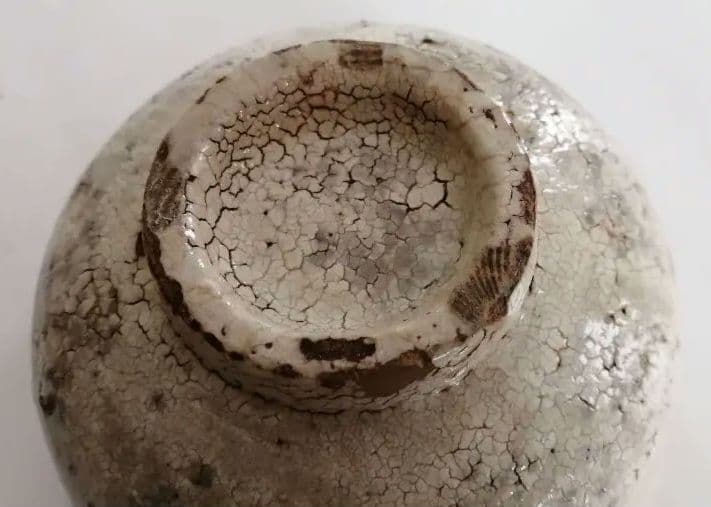 粉引　萩茶碗