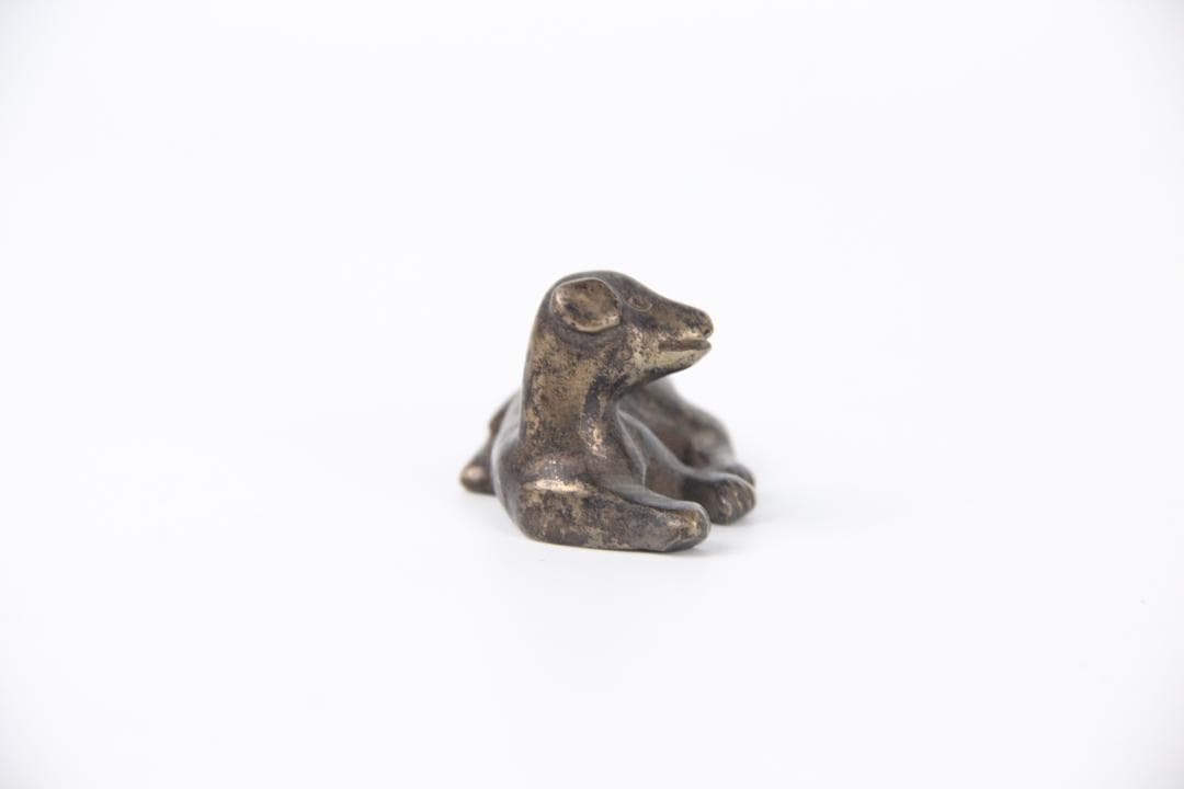 中国古銅　伏犬文鎮　鎮紙　明清時代　金工品　文房具　古美術　骨董 Eo1-14
