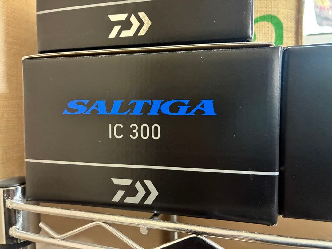 ソルティガic 300 6.3 右ハンドル 美品　ライン付き0.8号300m