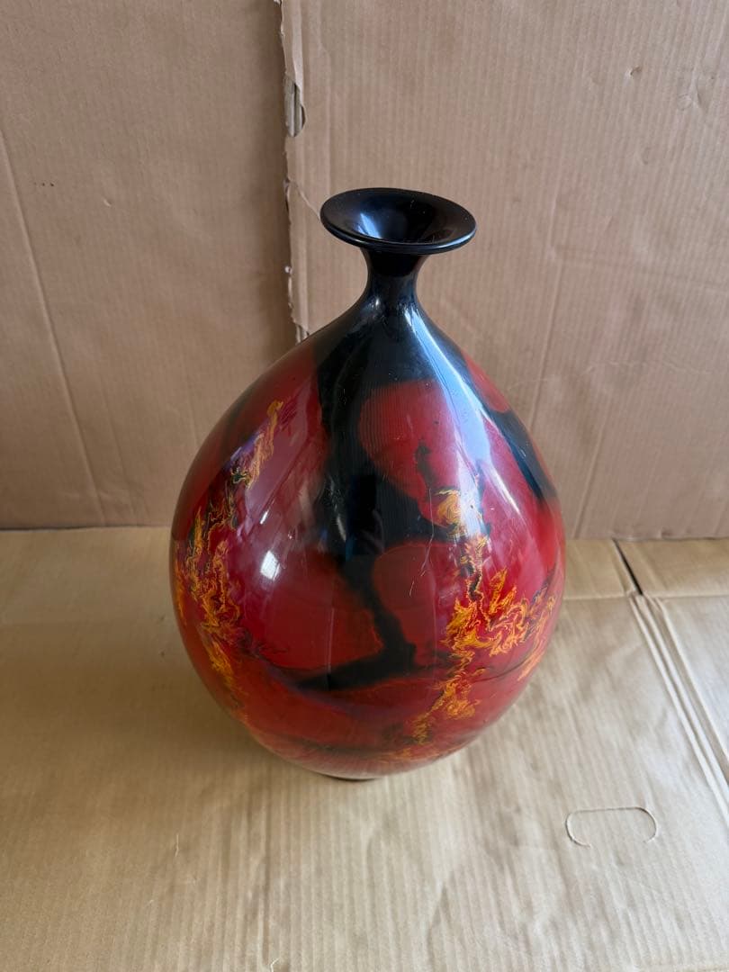 陶器製 赤黒グラデーション花瓶 高さ約30cm