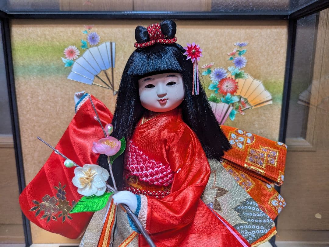 弥生人形 　未使用品　赤と金の着物　ひな祭り