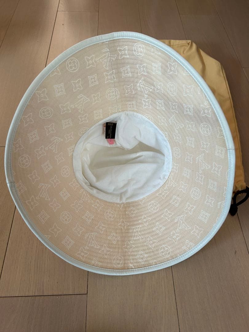 LOUIS VUITTON ハット ベージュ