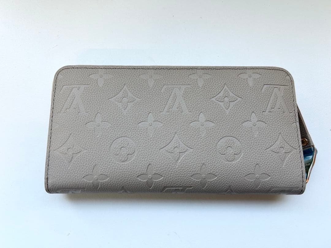 アンプラント ジッピーウォレット 長財布