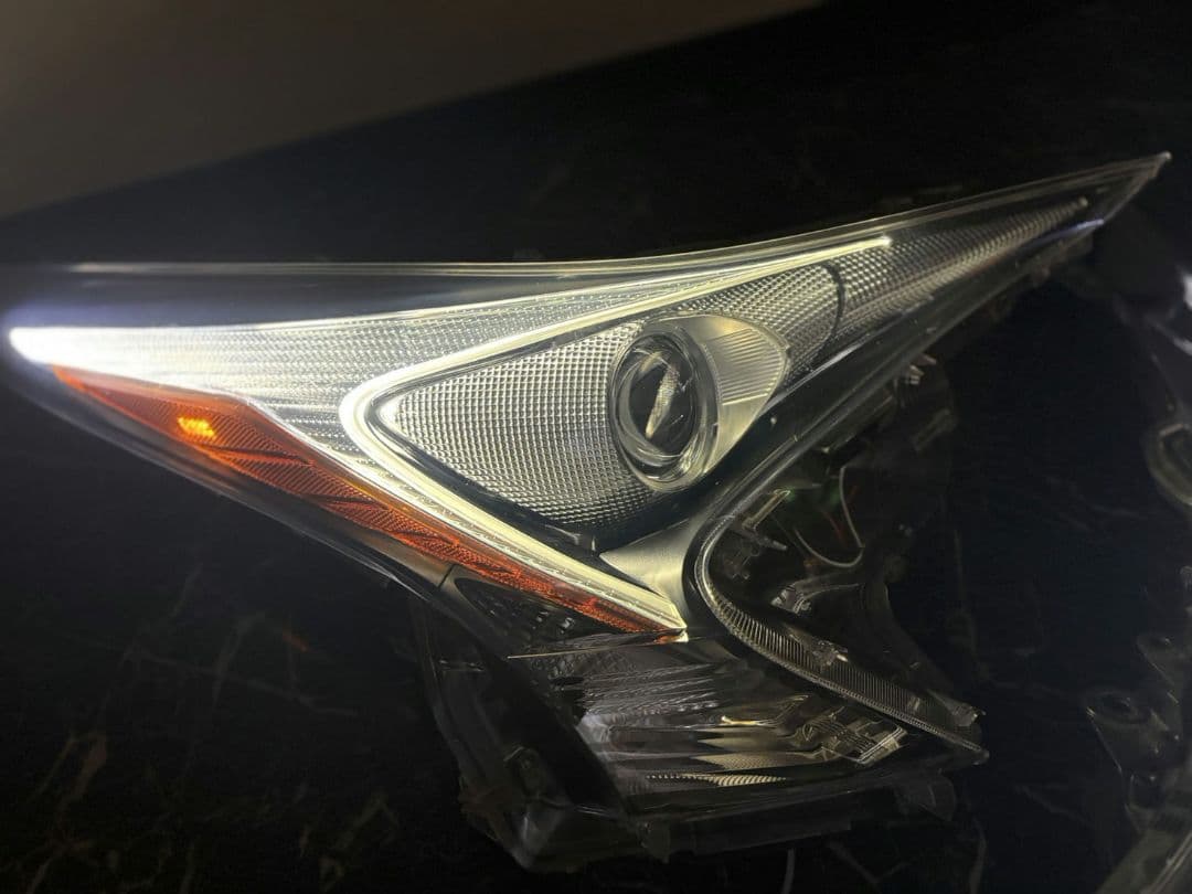 最終価格【車検対応】50プリウス　前期 US仕様 加工ヘッドライト　USDM