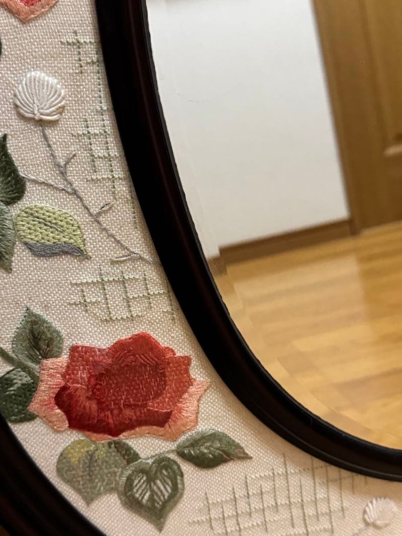 花柄刺繍　大型ミラー　アンティーク 木製フレーム　ウォールミラー