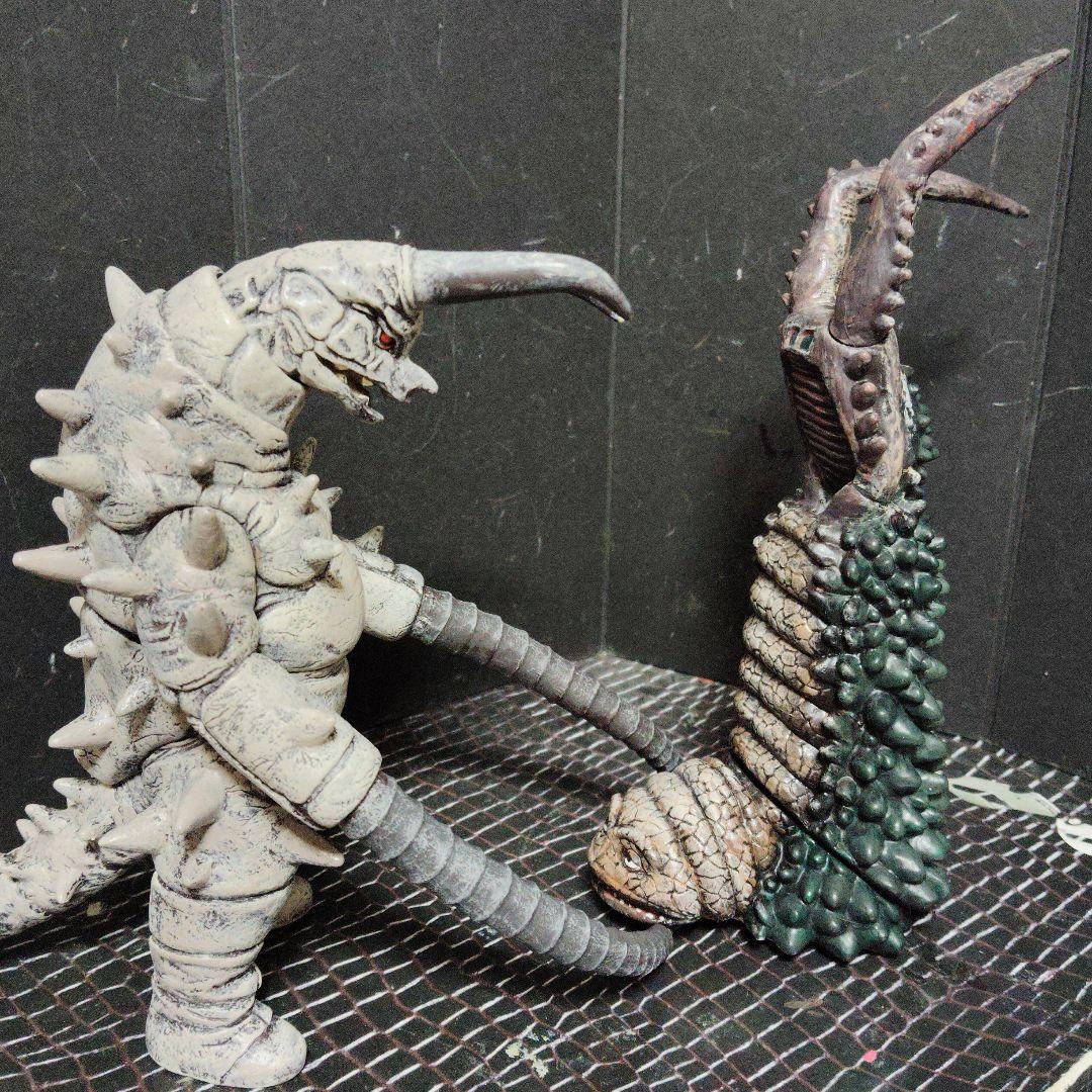 しんウルトラ怪獣旧型ソフビカプセル怪獣、グドンvsツインテール、EXゴモラ