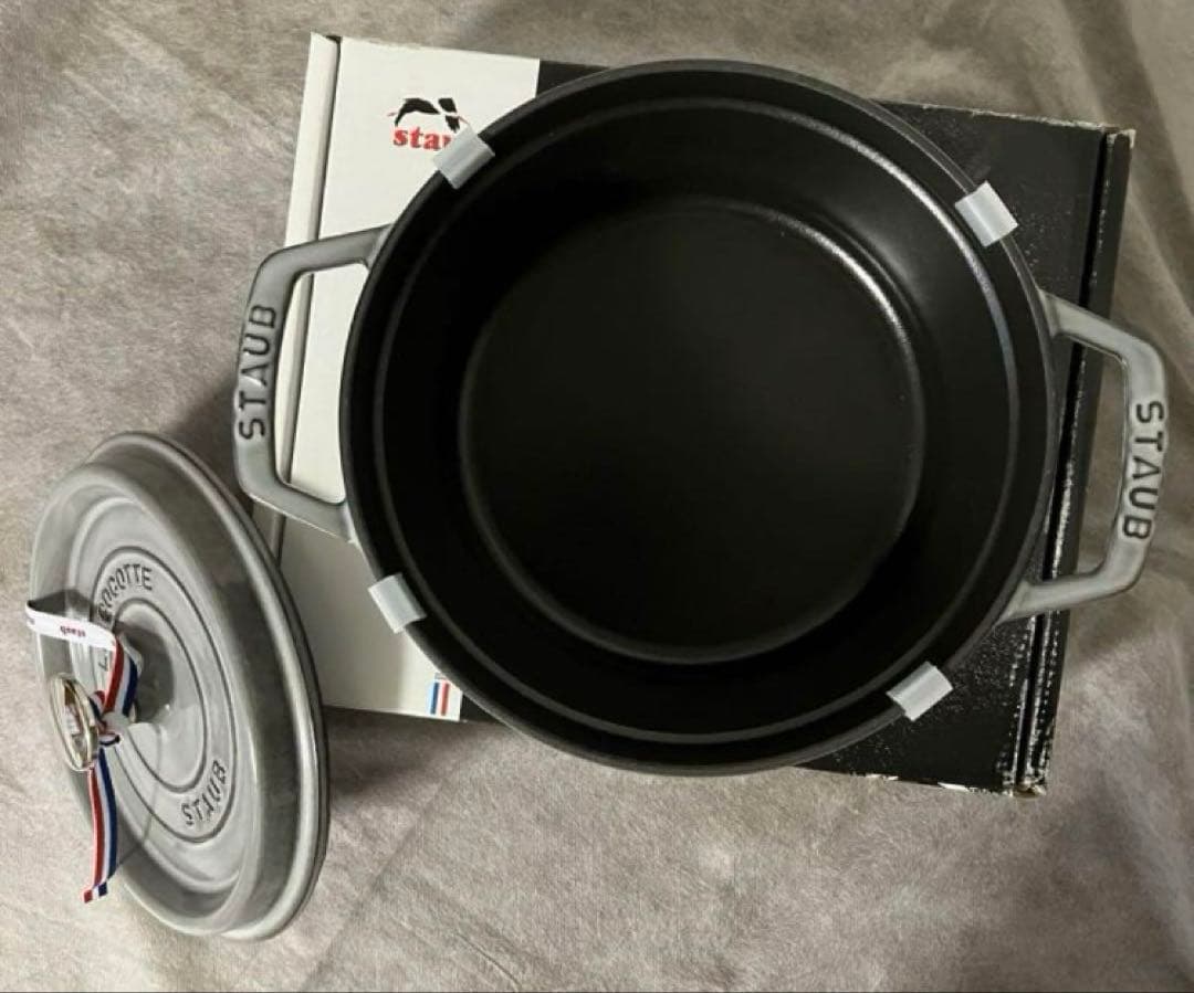 bancho 　STAUB ストウブ ココット 20cm グレー　未使用