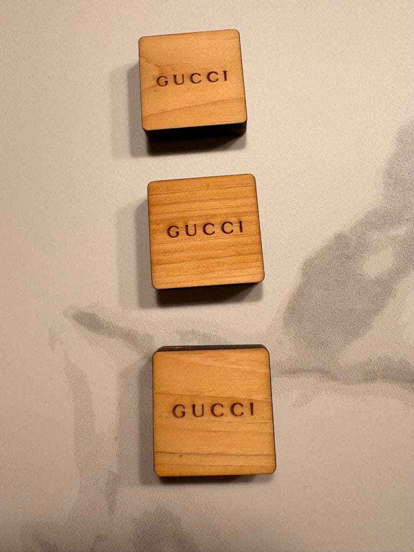 入手困難なレアアイテム！GUCCI 木製カッティングボード&木製箸置き3点セット