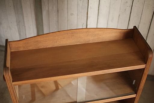 雰囲気の良い古い木製の収納棚5段　ガラス戸付き　本棚　食器棚　古家具