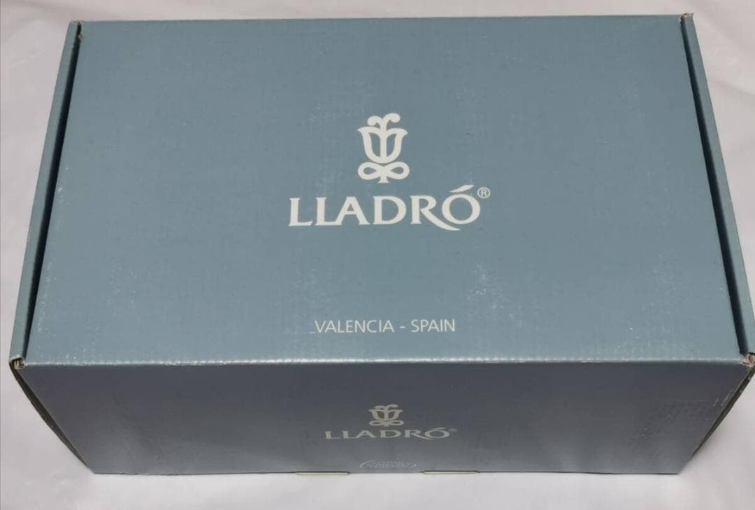リヤドロ LLADRO 穏やかな風 01008585 人形 置物 置き物