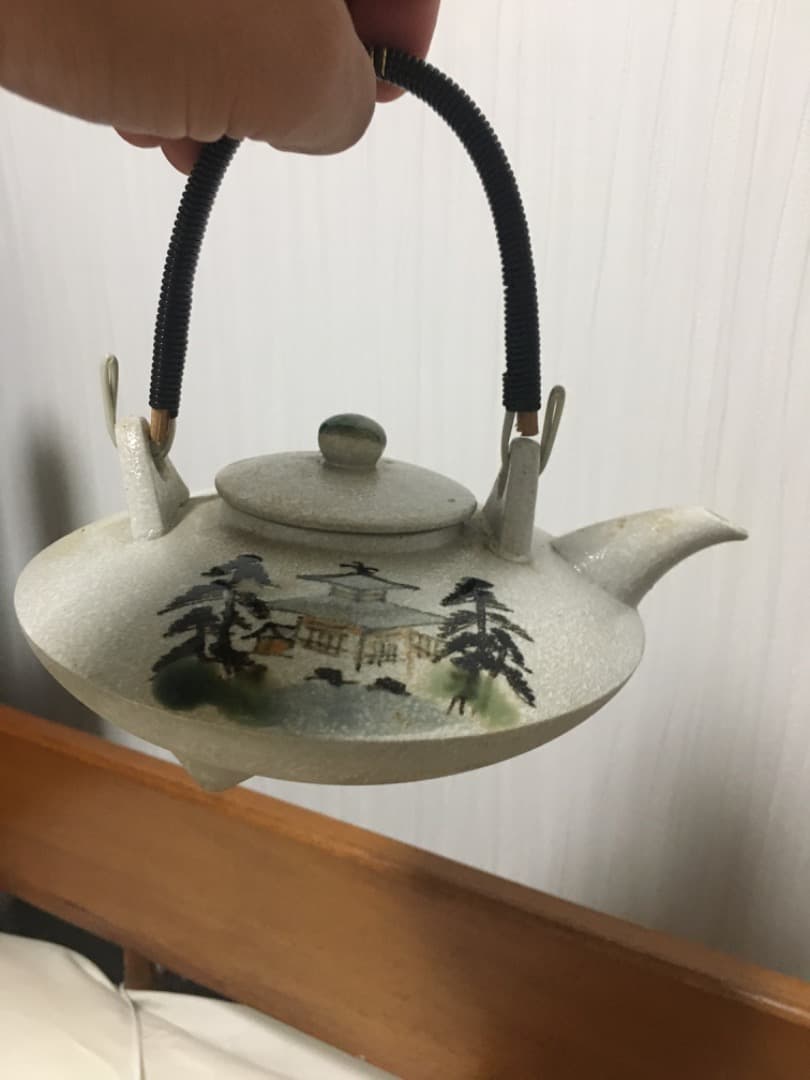 瓷壶