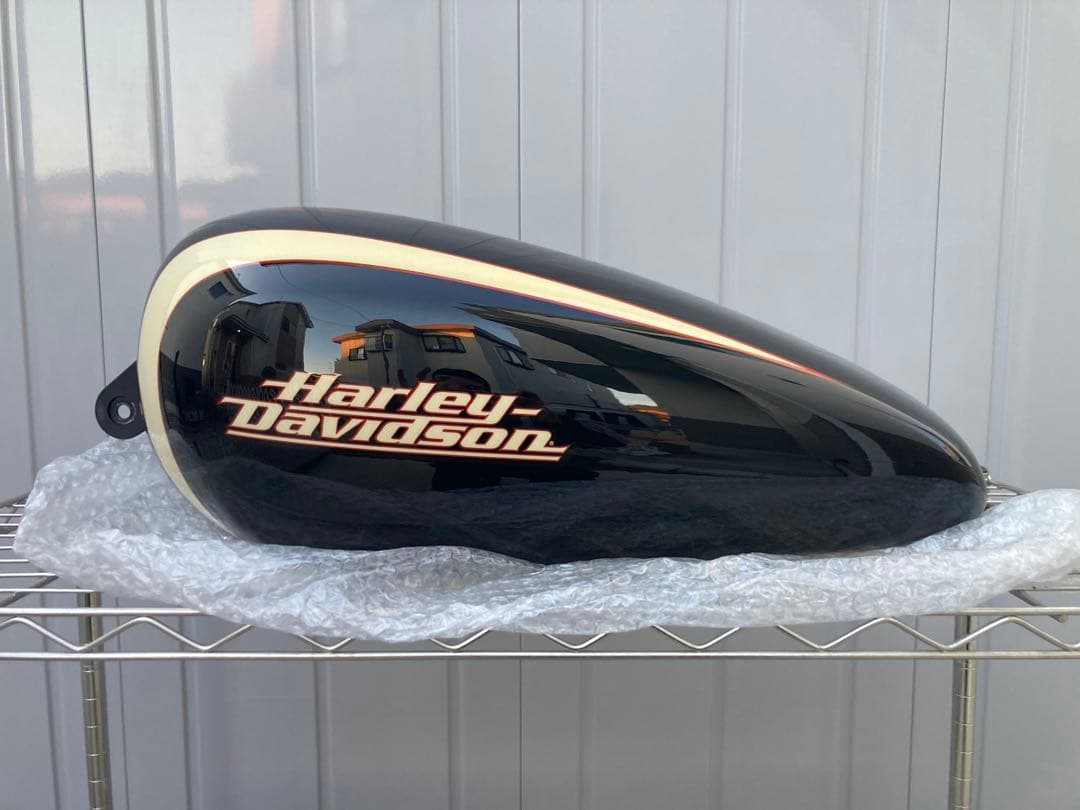 スポーツスター17Lタンク xl1200 883 4.5ガロン 凹み無し