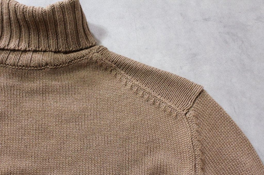 PIACENZA★新品６万円程度 ピアチェンツァ ウールタートル ベージュ50