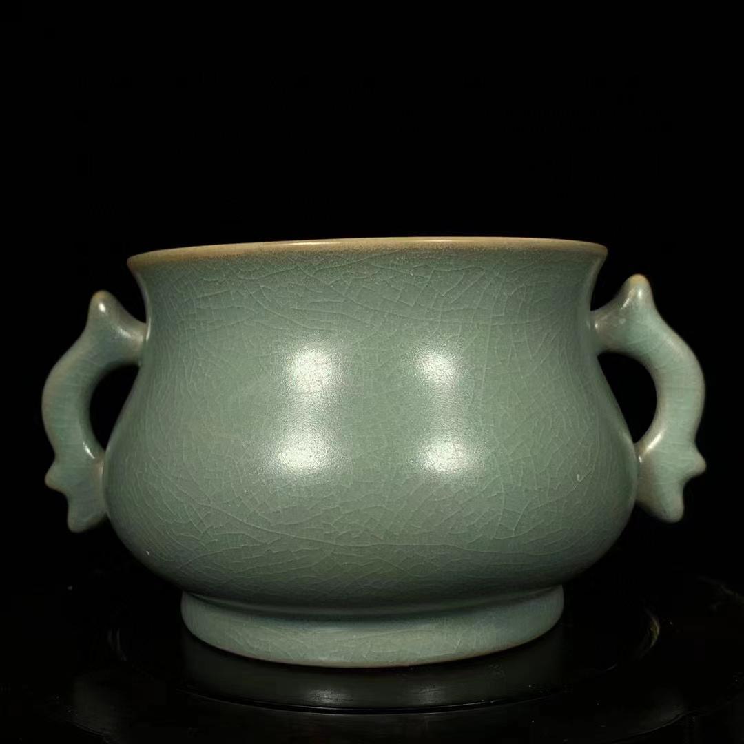 中国古美術・旧蔵の磁器・双龍耳香炉・8.5x16cm・置物・茶道具・書道・文房具