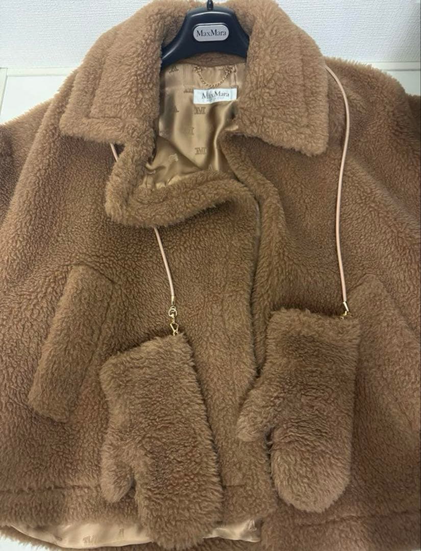 MaxMara テディケープ(ハンガー、ケープコート、替えボタン付属)