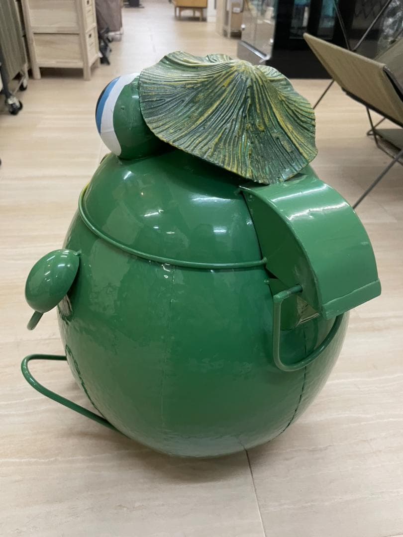 ダストビン　ダストボックス　ゴミ箱　カエル　かえる　蛙　ペダル式　蓋付　フタ付き