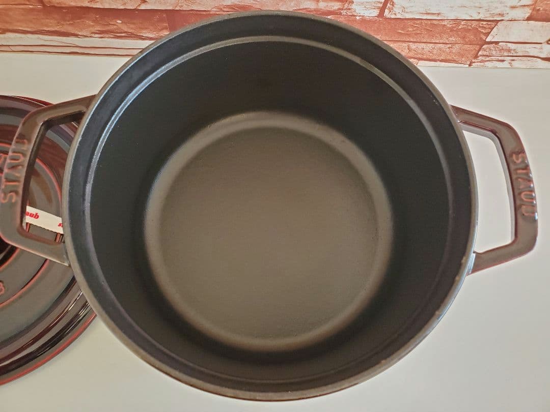 【美品/値下げ】staub ピコ・ココット ラウンド 　22㎝　ストウブ