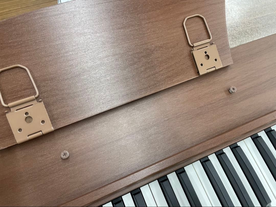 スタンド付き　電子ピアノ88鍵盤　木目調ボディ　マホガニー