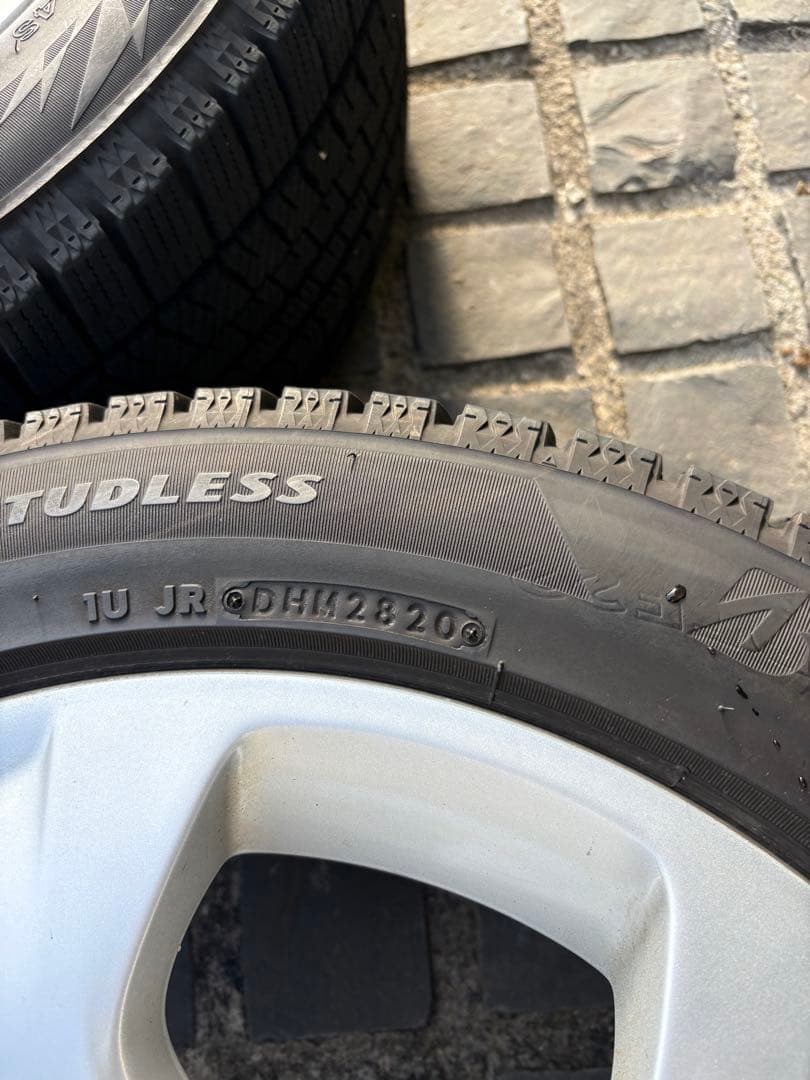 BMW X1e84vl18スタッドレス BRIDGESTONE225/50R17