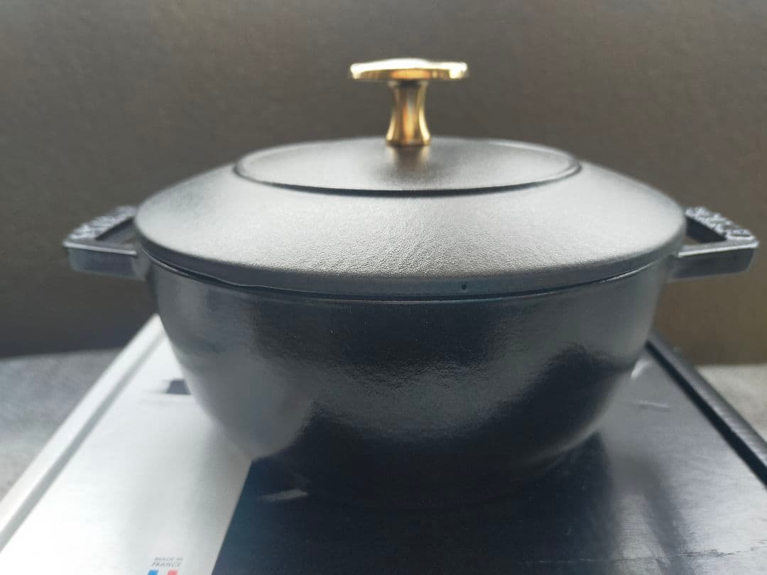 Staub　ワナベ　S　ブラック